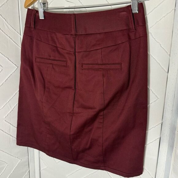 NWT LOFT Outlet Burgundy Front Button Mini Skirt Size 4P - Picture 7 of 10